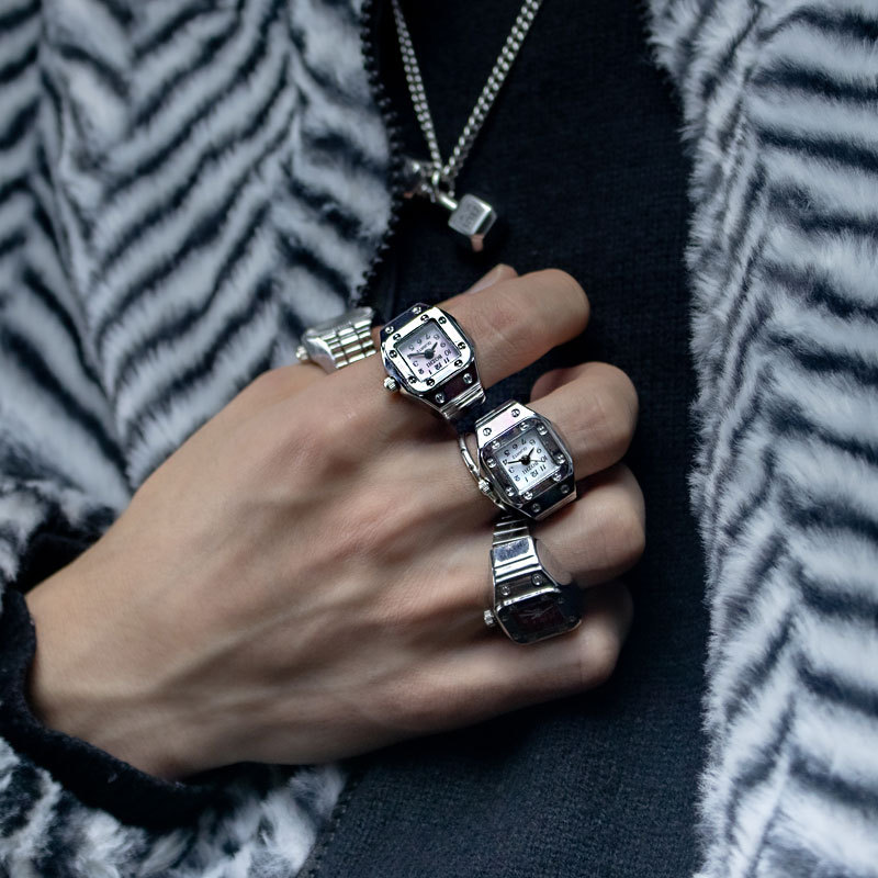 Kiss Jewelry Vintage Y2K Finge - огляд і ціна Vintage Jewelry Watches Women